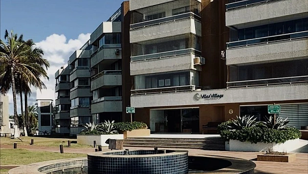 APART 1/4 EM CONDOMINIO FRENTE MAR Apartamento