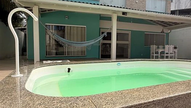 CASA BELISSIMA Á VENDA SUPER ARBORIZADA Casa