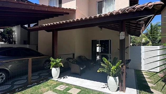 CASA DUPLEX COM 3 SUÍTES Á VENDA Casa Duplex