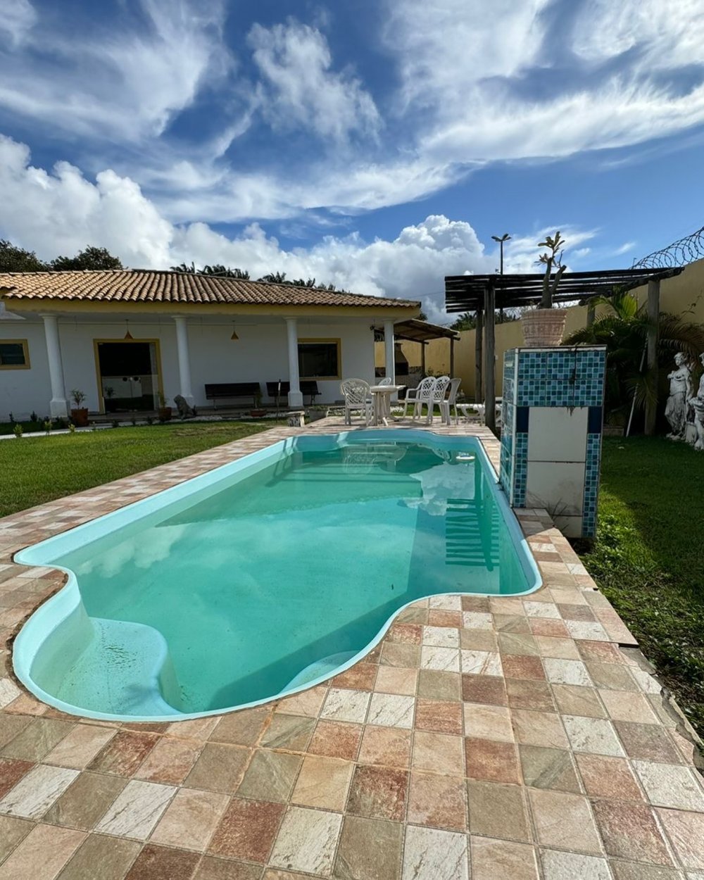 Casa em Condomnio - Aluguel - Buraquinho - Lauro de Freitas - BA